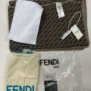 FENDI KIDS
Baby Brown Cotton And Cashmere Logo Blanket